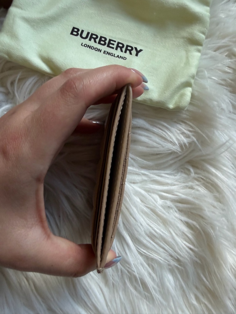 EUC Burberry leather card holder - Picture 7 of 11